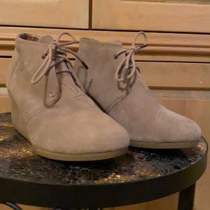 Toms Wedge Booties